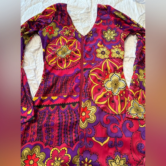 Hippie flower girl groovy bell sleeve dress with matching headband - Picture 6 of 9